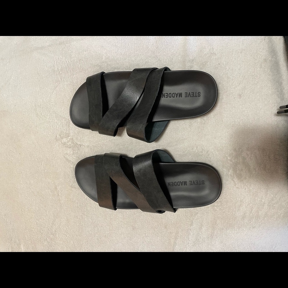 Men’s Steve Madden sandals never worn outside
